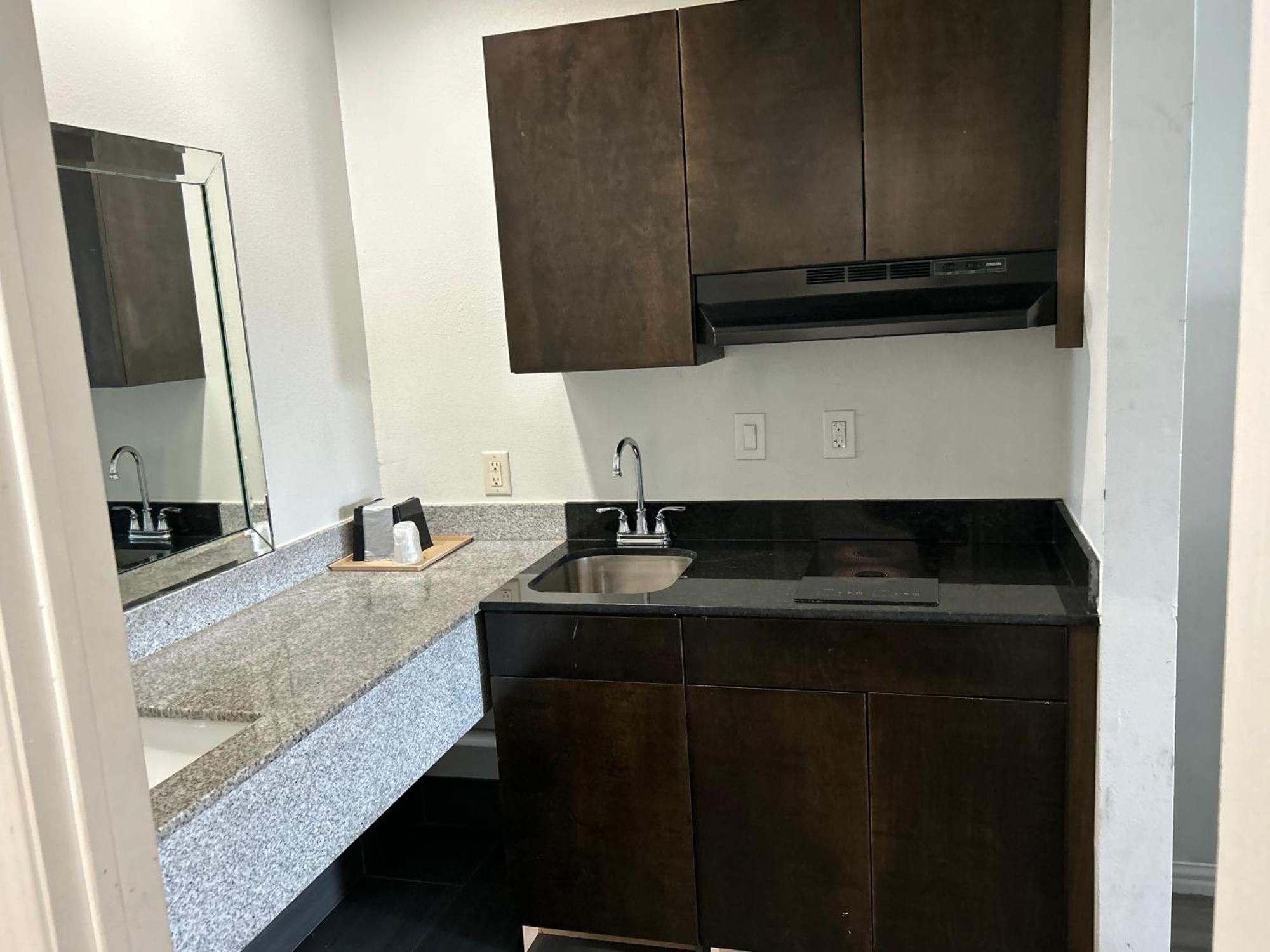 Regency Inn & Suites Houston Esterno foto