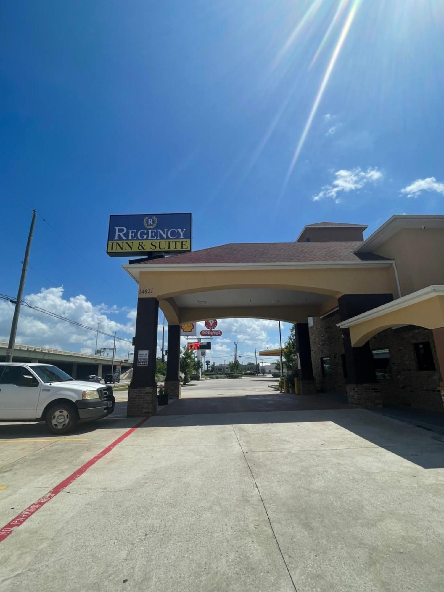 Regency Inn & Suites Houston Esterno foto